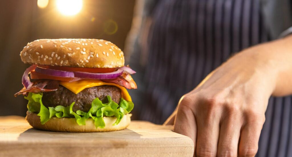 Empresa de hamburguesas BurgerFI, cerca de la quiebra en Estados Unidos