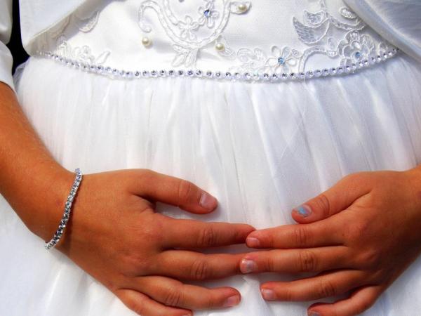 En qué va la regulación para prohibir los matrimonios con menores de edad en Colombia | Gobierno | Economía