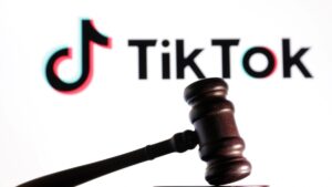 En su lucha contra el gobierno, TikTok se compara con medios en EEUU de propiedad extranjera