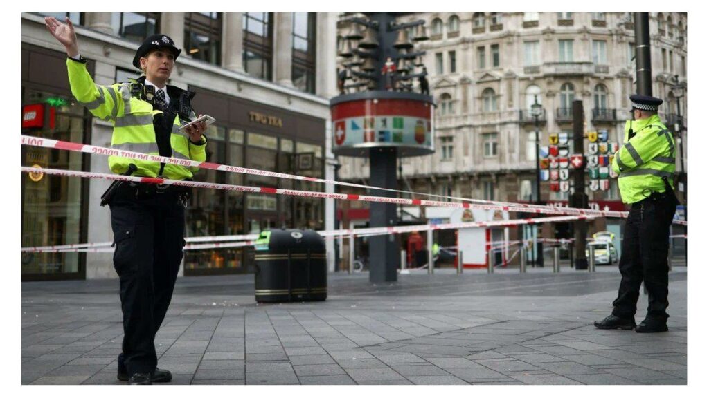 En un brutal ataque en Londres, una mujer y una niña murieron tras recibir más de 30 puñaladas