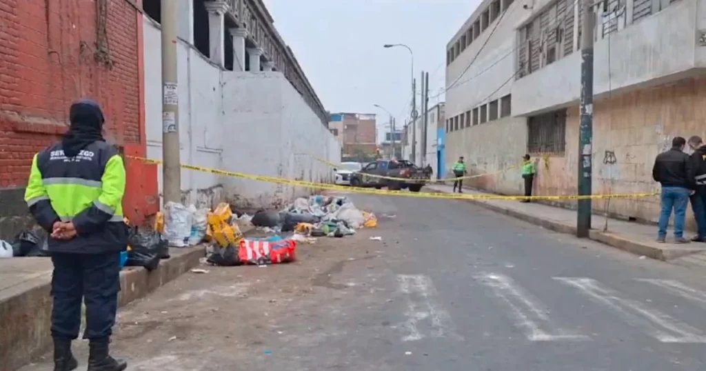 Escalofriante hallazgo de dos cadáveres en bolsas de basura en mercado Limoncillo del Rímac