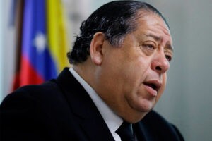 Escarrá dice que el pueblo “tiene que ver las actas” y llama a respetar decisión del TSJ