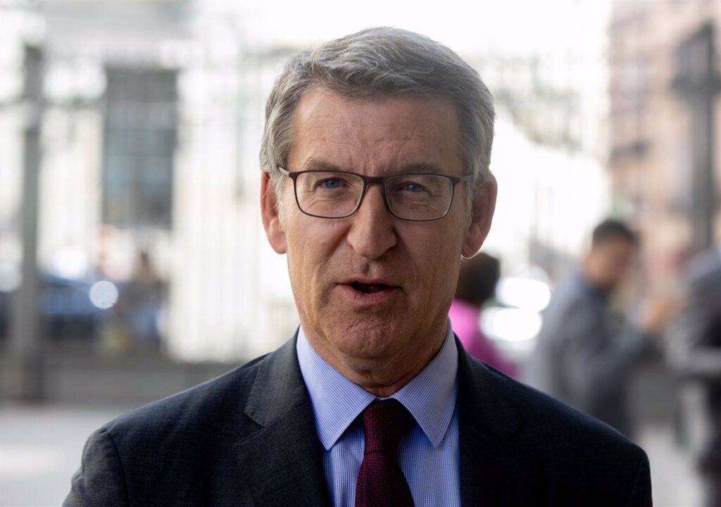 Feijóo responsabiliza a Sánchez de la "humillación insoportable" que supone el "delirio" de Puigdemont