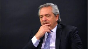Fernández niega acusaciones de su exesposa y dice que tiene que probarlas ante la Justicia - AlbertoNews