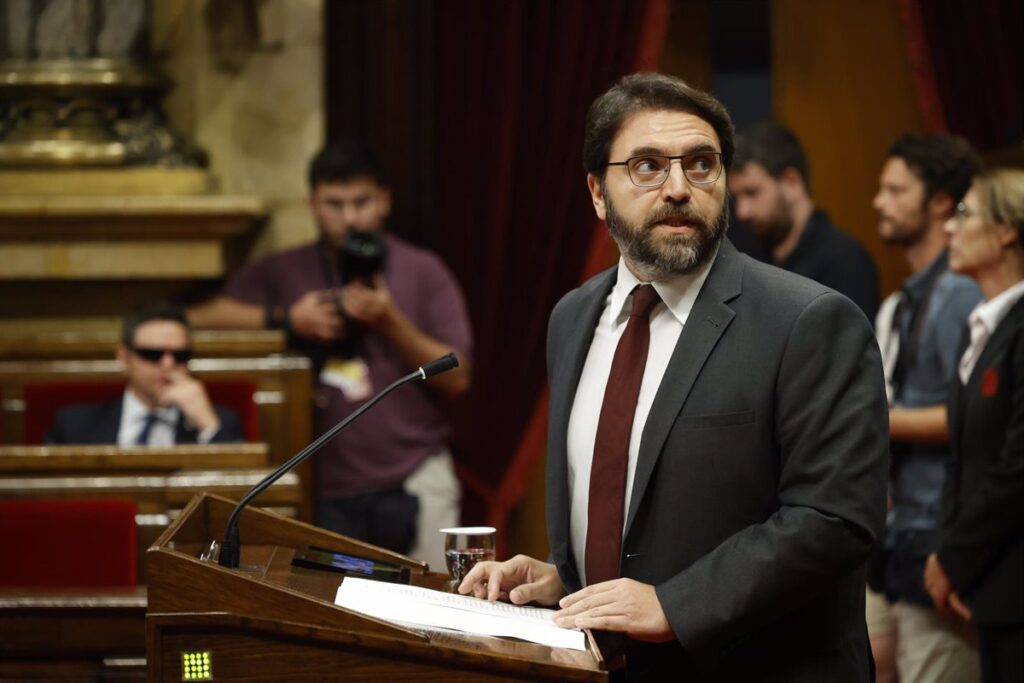 Ferran Pedret substituirá a Illa como presidente del grupo del PSC en el Parlament