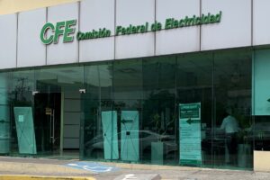 Fitch ratifica calificación de la CFE en 'AAA' con perspectiva "estable"