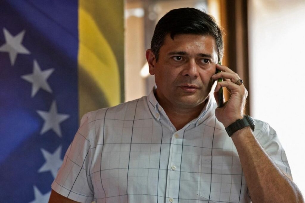 Freddy Superlano cumplió 2 semanas preso e incomunicado de sus familiares