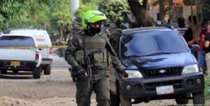 Hallan el cuerpo de una mujer en una maleta en un humedal