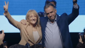 Hoy nos planteamos que gobierne la honestidad, expresó Yamandú Orsi en la proclamación de la fórmula del Frente Amplio