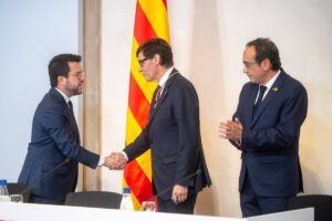 Illa toma posesión como presidente de la Generalitat de Cataluña con el objetivo de "unir y servir"