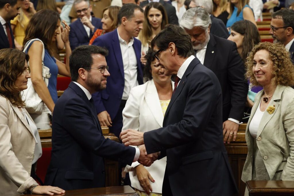 Illa y Aragonès se reúnen hoy en la Generalitat para el traspaso institucional