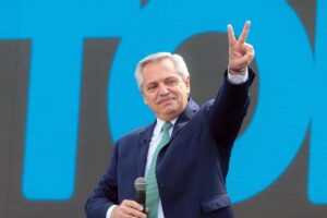 Imputan formalmente al expresidente argentino Alberto Fernández por "lesiones graves" a la ex primera dama