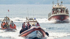 Investigan a capitán de superyate que se hundió frente a Sicilia