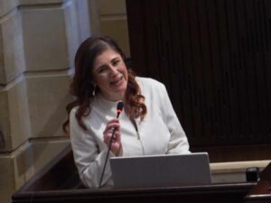Iris Marín Ortiz, primera mujer en dirigir la Defensoría del Pueblo | Gobierno | Economía