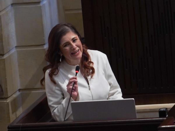 Iris Marín Ortiz, primera mujer en dirigir la Defensoría del Pueblo | Gobierno | Economía
