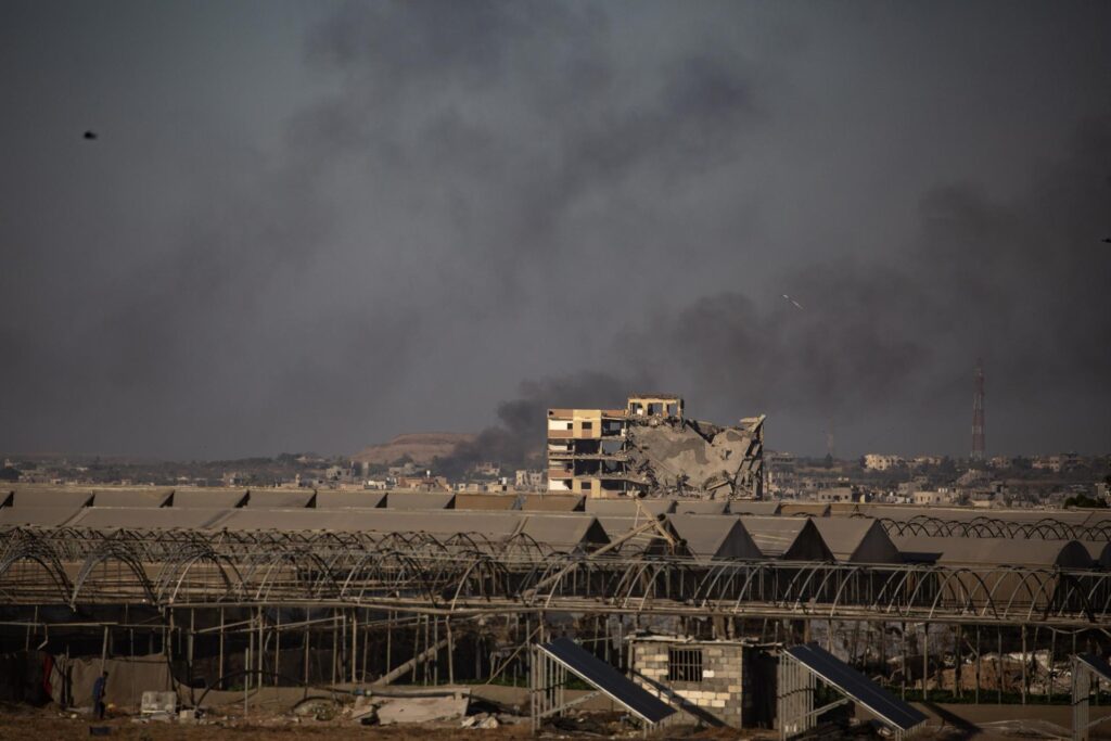 Israel sigue embistiendo Gaza mientras el miedo a un ataque iraní se diluye