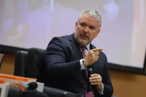 Iván Duque dice que en Venezuela buscan “reimprimir material electoral y falsificar actas” - AlbertoNews