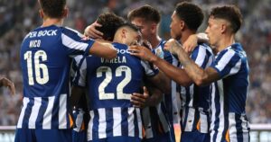 Iván Jaime marca en la victoria del Oporto, que homenajea a Pepe