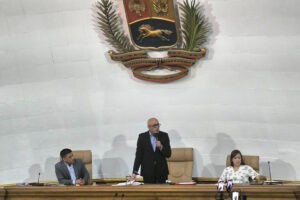 Jorge Rodríguez propone reformar leyes electorales para evitar observación internacional