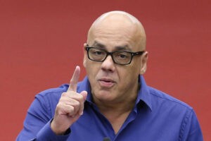 Jorge Rodríguez propone reglamentar redes sociales y retomar debate sobre ONG