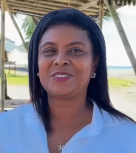 Mery Arizala, secretaria.