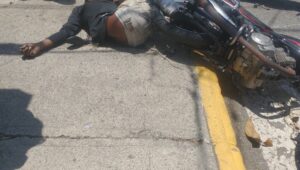 Joven motorizado muere atropellado en avenida La Playa