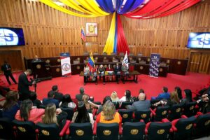 Juristas insisten en ilegalidad de intervención del TSJ en comicios