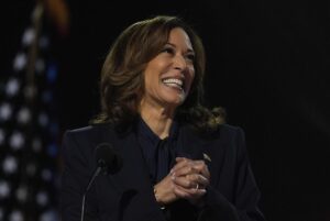 Kamala Harris acepta la nominación como candidata con el respaldo de todo el Partido Demócrata