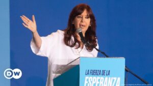 Kirchner reclama a Maduro "que se publiquen las actas" – DW – 04/08/2024
