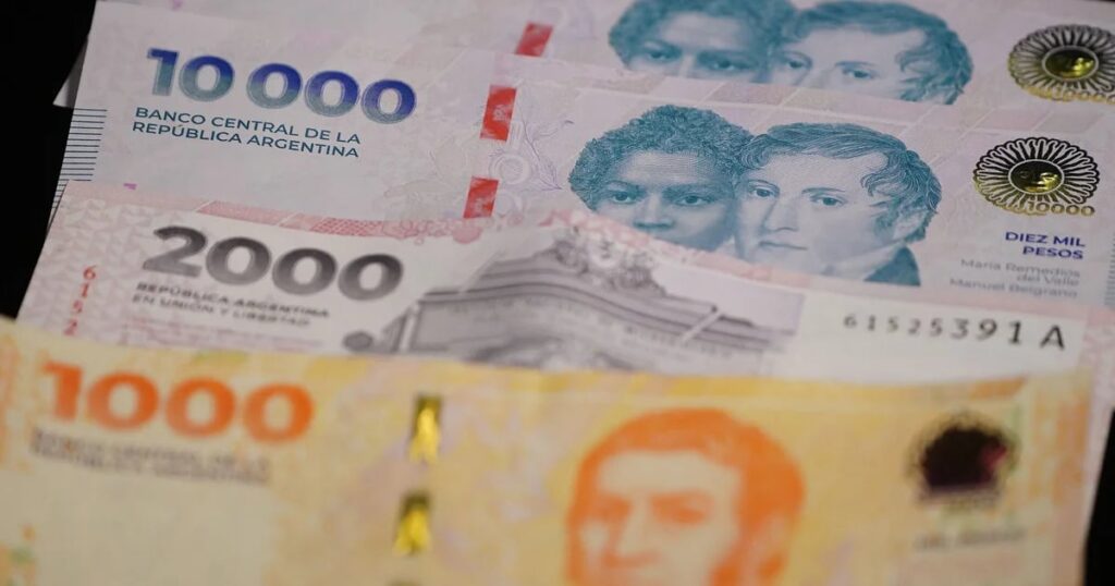 La baja del impuesto PAIS reforzará el descenso de la inflación pero obliga a recalibrar el ajuste fiscal