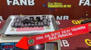 La capturan con 45 dediles de droga en su estómago