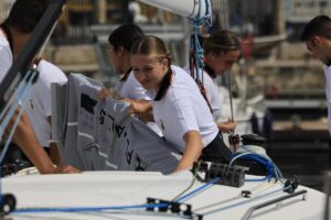 La princesa Leonor se incorpora a la escuela naval de Marín