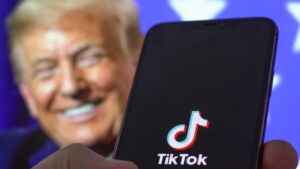 La red social que Trump buscaba prohibir se convierte en su arma para ganar votos - AlbertoNews