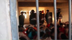 La situación en las cárceles es límite y explosiva, según documento del Parlamento