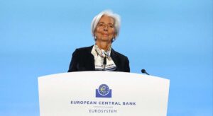 Lagarde da una lección de valentía a la Fed y corre por delante de la inflación