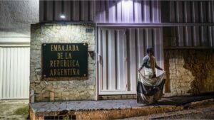 Liberaron a diplomático de la Embajada argentina en Venezuela que permanecía incomunicado