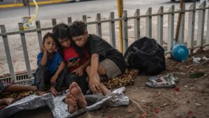 Países temen una ola de migrantes tras la crisis postelectoral en Venezuela