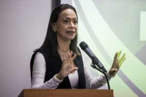 MCM: Daremos salvaguardas en una negociación para que la transición sea lo más rápida posible