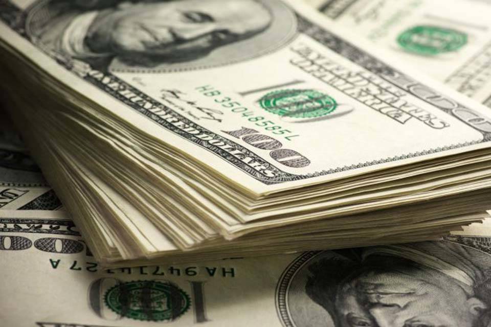 Maduro promete crear un mercado interbancario de divisas