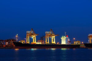 Maersk imagina buques mercantes de propulsión nuclear funcionando en Europa. La clave: reactores de cuarta generación