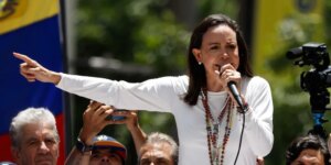 María Corina Machado reaparece a pesar de la represión