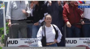 María Corina Machado se integra a concentración en Caracas