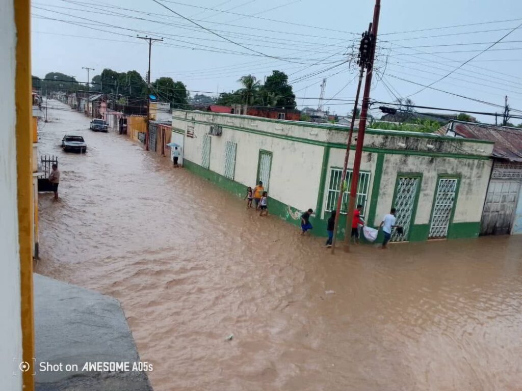 Más de 600 familias afectadas por fuertes lluvias en Güiria