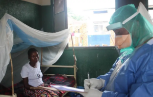 Médicos claman por vacunas contra el mpox para África