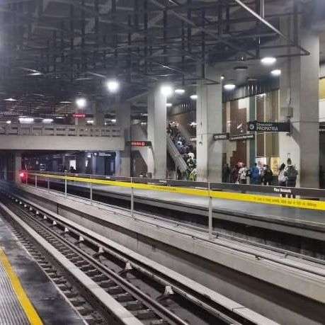 Metro de Caracas restablece servicio comercial tras ataque al SEN