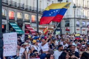 Miles de personas se manifiestan en Madrid contra el "fraude electoral" en Venezuela y reclaman la victoria de González