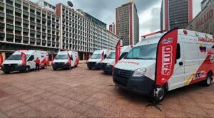 Ministerio de Salud recibe donación de ambulancias