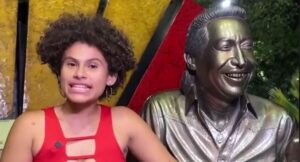 Mujer asegura que quedó embarazada de la estatua de Diomedes Díaz