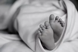 Niña de 8 meses falleció tras una golpiza en San Diego