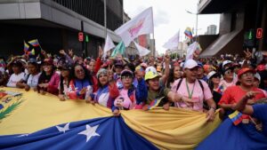 Oposición y oficialismo se movilizan en Venezuela este sábado en medio de tensiones por resultados electorales